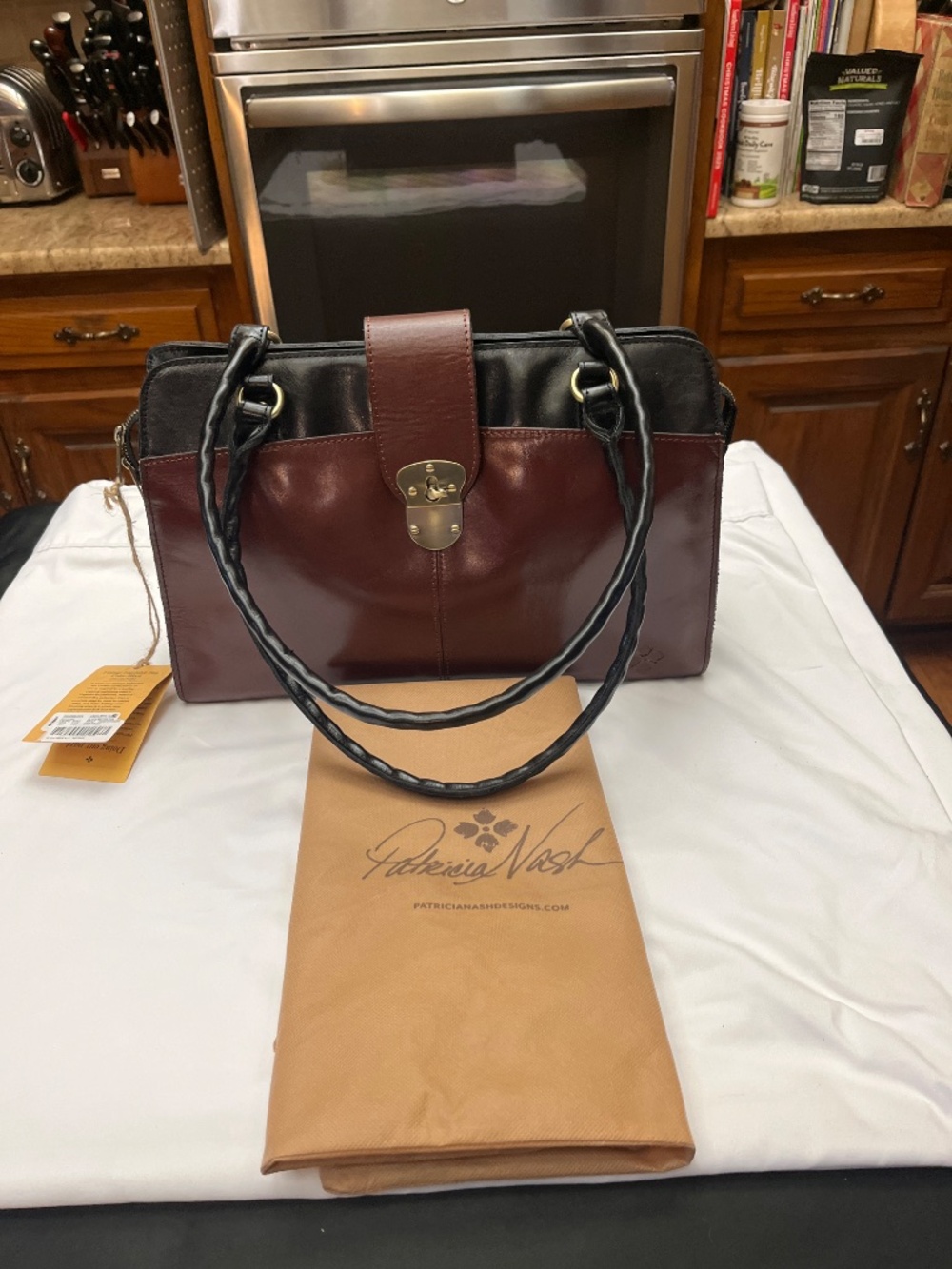 NWT Patricia Nash Shoulder Tote/Satchel.  Blk/Brown. - Picture 16 of 16